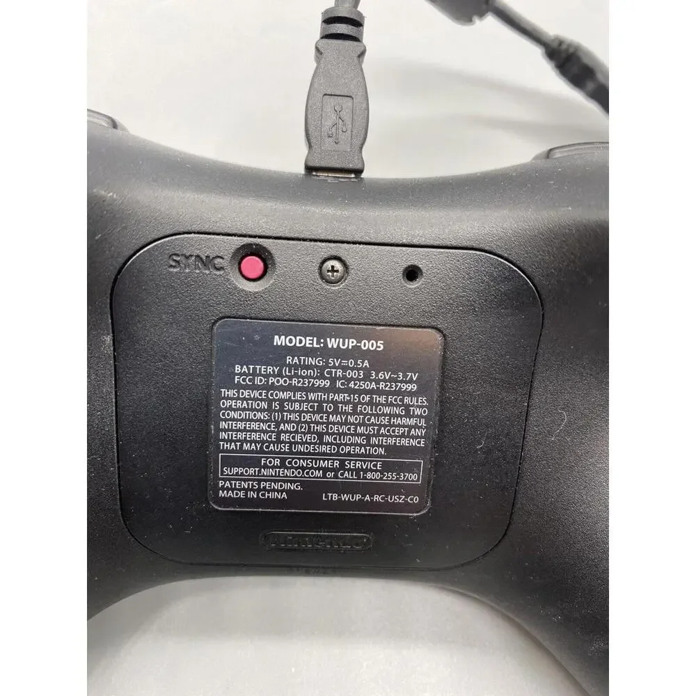 OEM Nintendo Wii U Pro Black Wireless Controller And Charger WUP-005